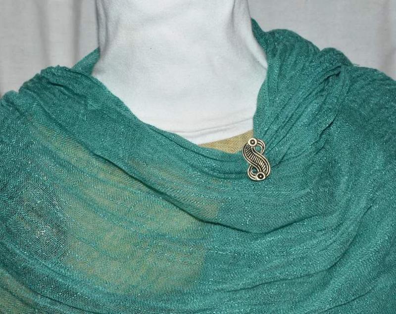 Kleine Merowinger Vogelfibel aus Bronze am Schal